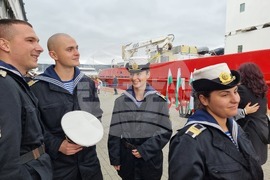 Варна - Научноизследователски кораб „Св. св. Кирил и Методий“ - 34-та българска полярна експедиция - отплаване