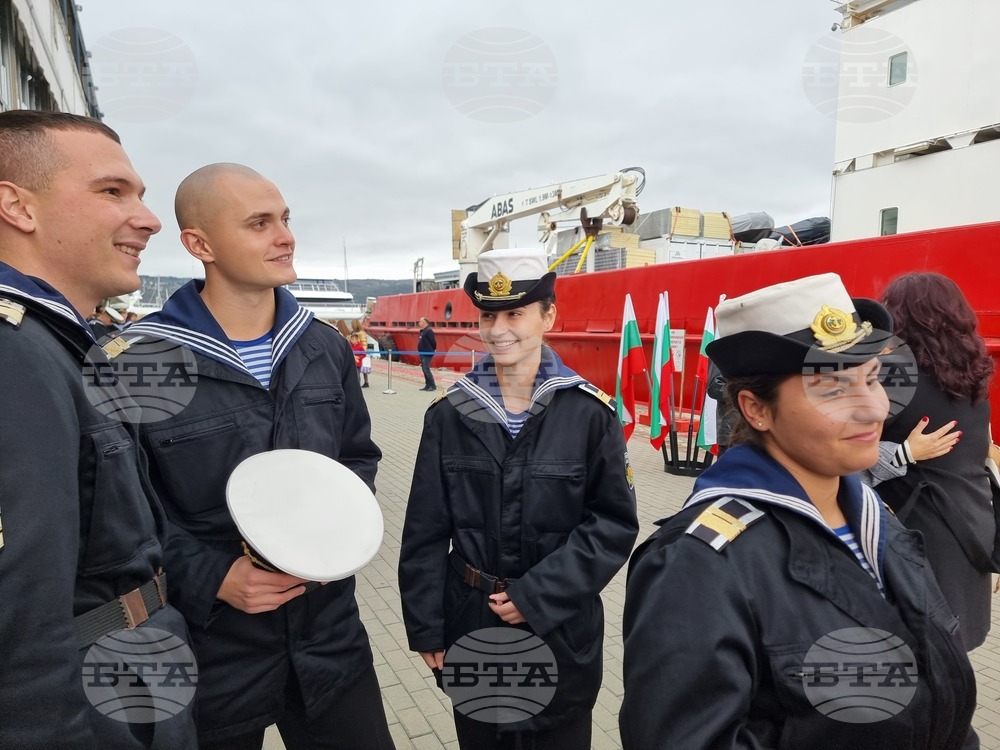 Варна - Научноизследователски кораб „Св. св. Кирил и Методий“ - 34-та българска полярна експедиция - отплаване