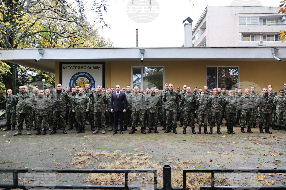  Карлово - Румен Радев - 61-ва Стрямска механизирана бригада - посещение