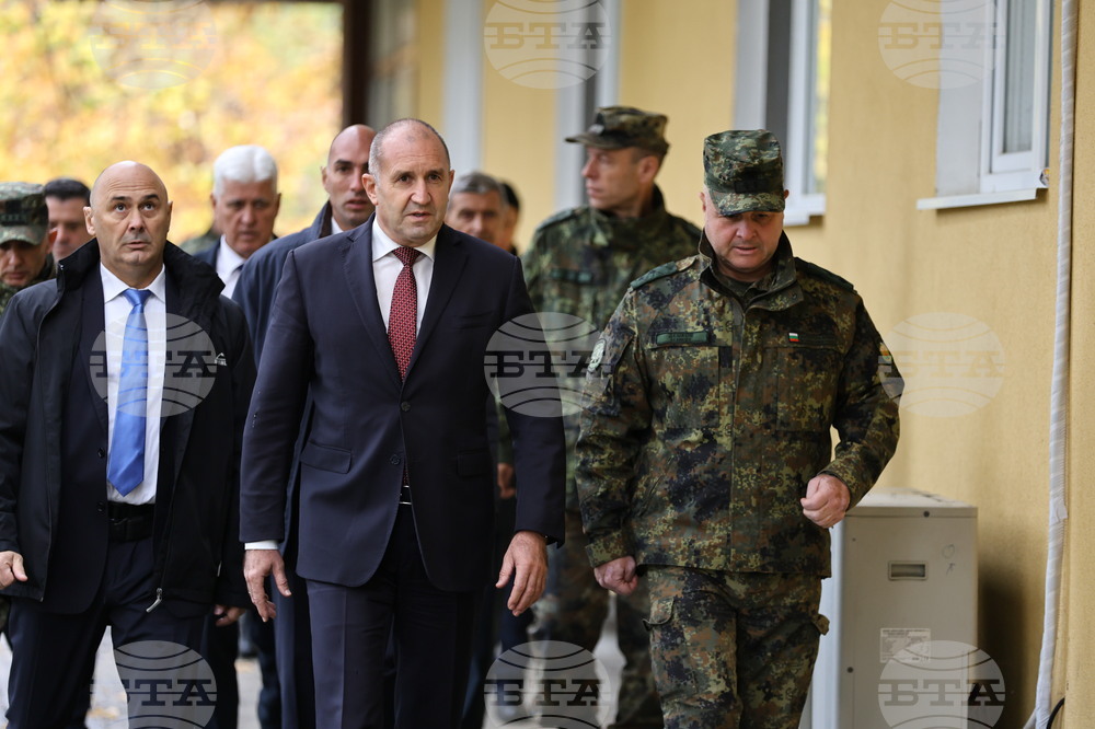  Карлово - Румен Радев - 61-ва Стрямска механизирана бригада - посещение