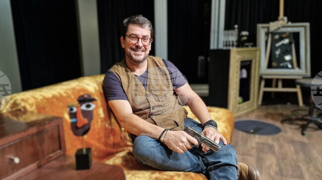 Мартин Каров за "Безопасни връзки“ в Сатирата: Истината е далеч от фантазията