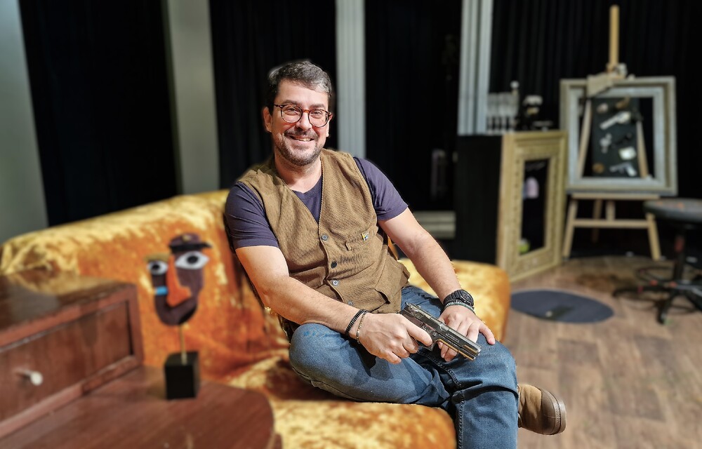 Мартин Каров за "Безопасни връзки“ в Сатирата: Истината е далеч от фантазията