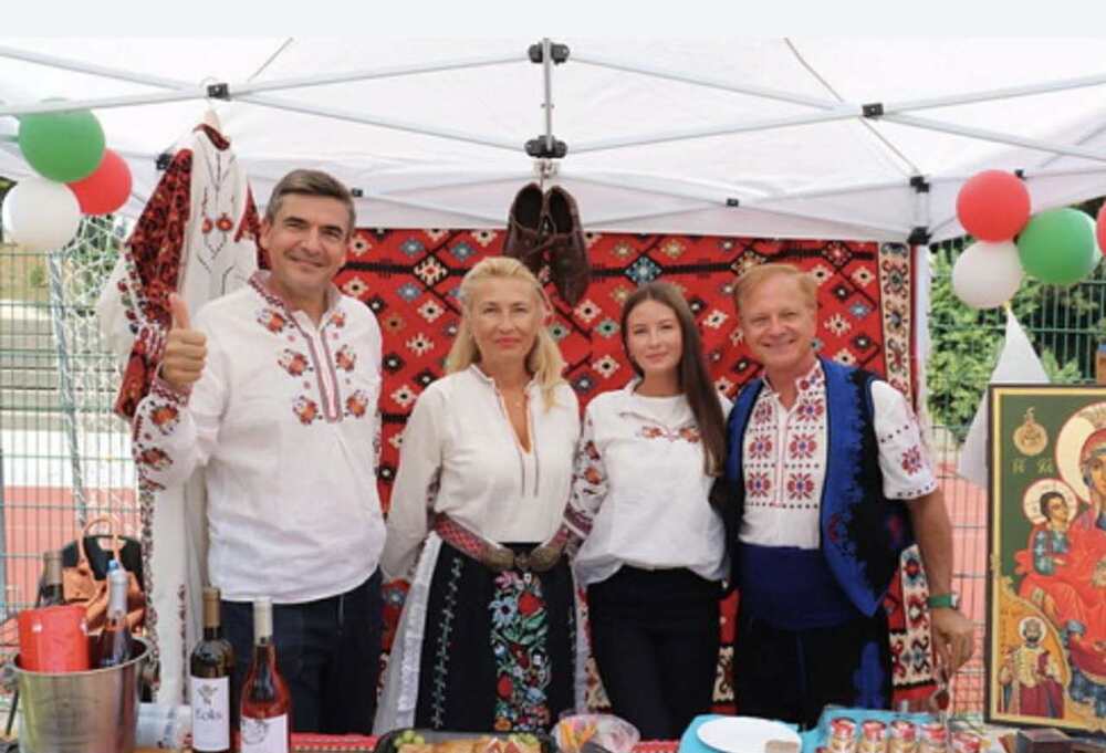 България е била представена с щанд в колежа “Шампите” в Швейцария по време на Деня на културата там