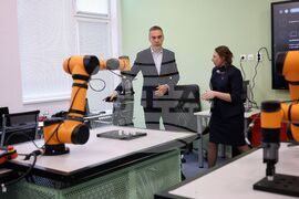 Бургас - Професионална гимназия по компютърно програмиране и иновации - Център за високи постижения - откриване