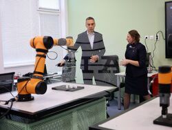 Бургас - Професионална гимназия по компютърно програмиране и иновации - Център за високи постижения - откриване