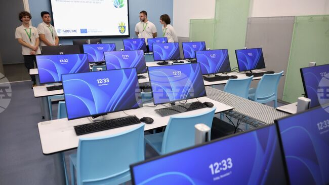 Учениците във Варненска област преминават от днес на дистанционно обучение