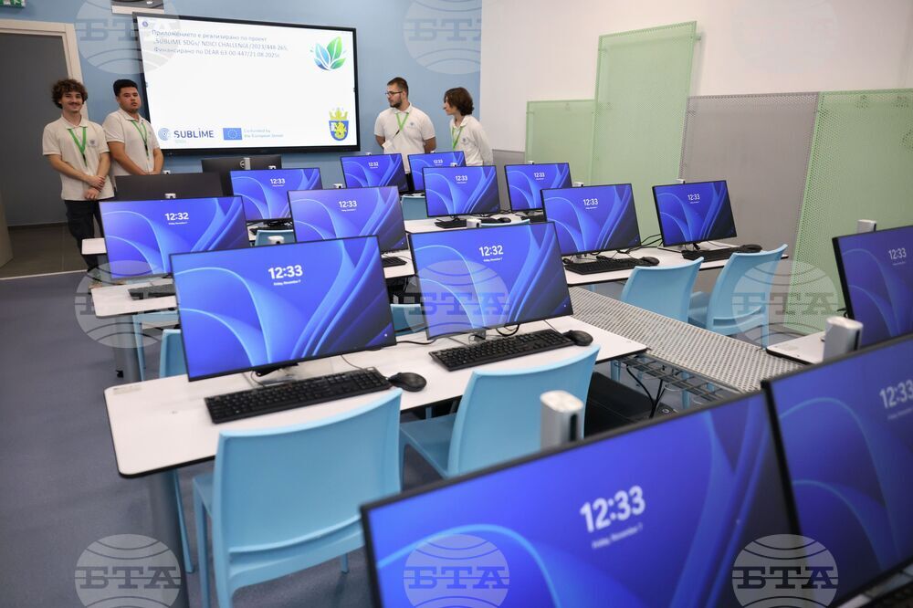 Учениците във Варненска област преминават от днес на дистанционно обучение