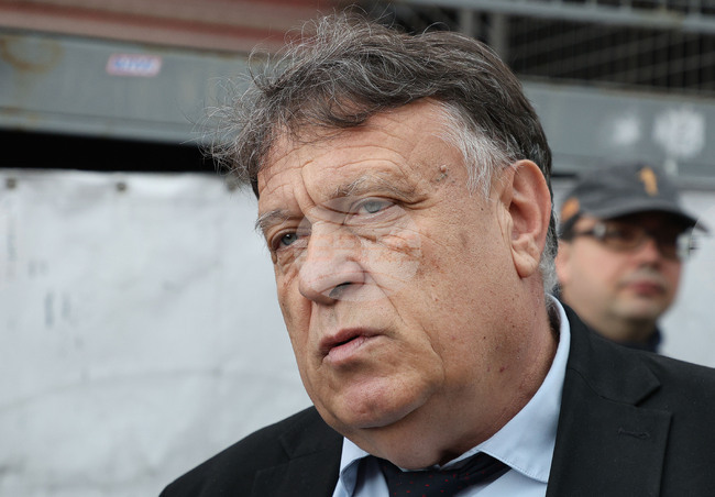 През тази година над 10 учени от Софийския университет ще правят изследвания на Антарктида, каза ректорът проф. Георги Вълчев