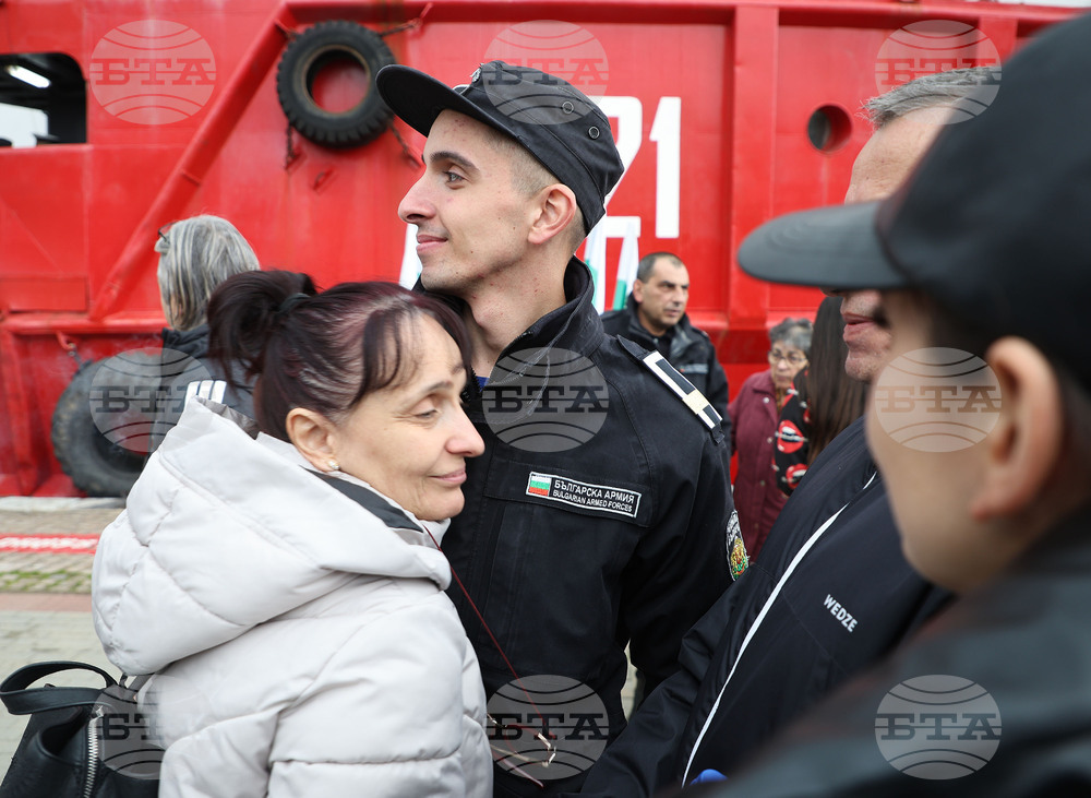 Варна - Научноизследователски кораб „Св. св. Кирил и Методий“ - отплаване