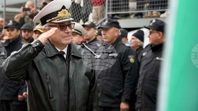 Плаването до Антарктида, което бе мечта, вече се превърна в рутина, каза началникът на ВВМУ флотилен адмирал проф. Калин Калинов