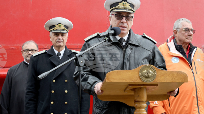 Висшето военноморско училище във Варна планира да организира конференция за Антарктида, която ще се проведе на Ледения континент