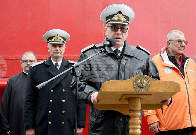 Висшето военноморско училище във Варна планира да организира конференция за Антарктида, която ще се проведе на Ледения континент