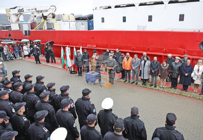  Bulgaria Has Managed to Consolidate Prestige as Leading Nation in Antarctic Exploration, President Says