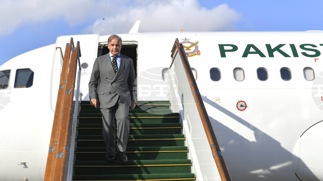 АЗЕРТАДЖ: Пакистанският премиер Шахбаз Шариф пристигна на официално посещение в Азербайджан