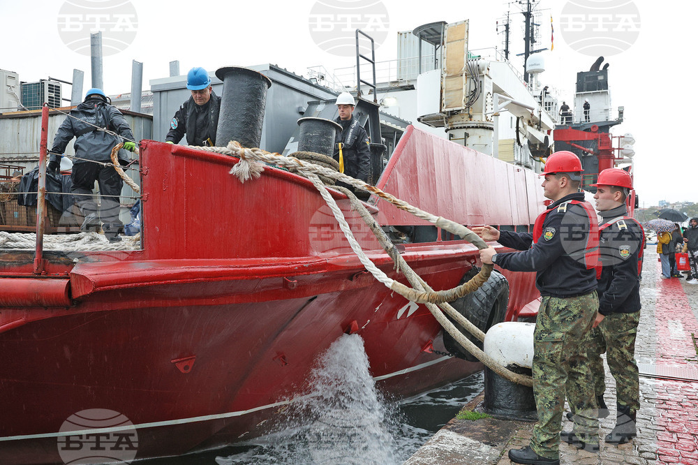 Варна - Научноизследователски кораб „Св. св. Кирил и Методий“ - отплаване
