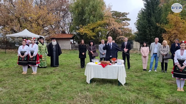 Министърът на младежта и спорта Иван Пешев даде старт на изграждането на нов спортен комплекс в с. Радилово