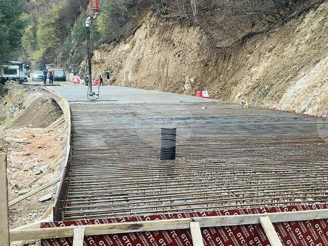 При благоприятни условия в понеделник ще бъде отворен пътят Михалково – Кричим за автомобили до 3,5 тона