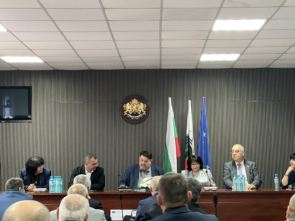 Възможностите за преодоляване на водната криза в Омуртаг обсъдиха представители на правителството и местната власт 