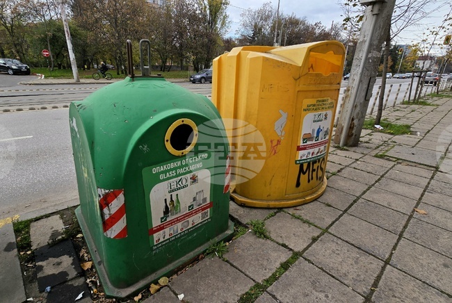 Модерна площадка за разделно събиране на различни типове отпадъци в кв. „Бенковски“ ще изгради Столичната община 