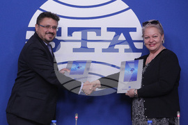 Национален пресклуб на БТА - договор - подписване