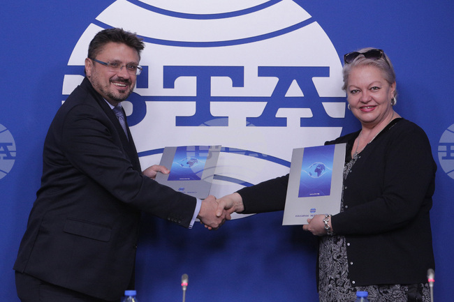 Национален пресклуб на БТА - договор - подписване