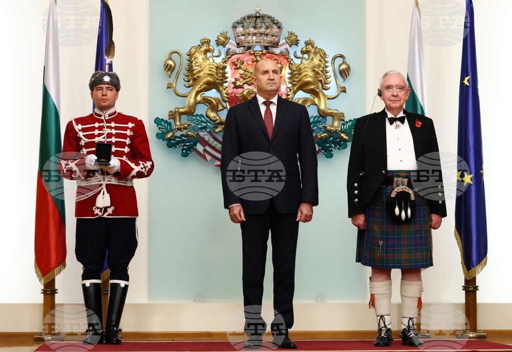 President Presents Former British Ambassador to Libya Anthony Layden with Honorary Medal