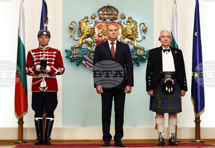 President Presents Former British Ambassador to Libya Anthony Layden with Honorary Medal