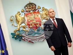 Румен Радев - Антъни Лейдън - награждаване