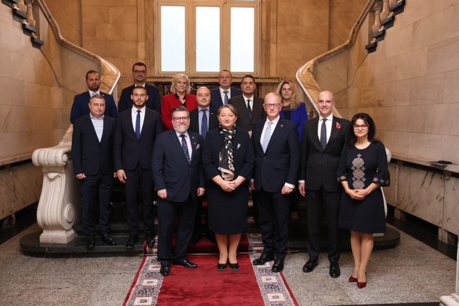 Деница Сачева, председател на Група за приятелство България - Великобритания, се срещна с Джеймс Асер