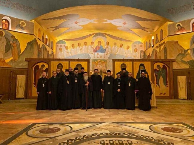 Иконом д-р Добромир Димитров участва в среща на източноправославни епископи и духовници в манастира „Свети Йоан Кръстител“ в Есекс, Англия