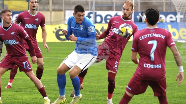 Септември (София) отстъпи с 0:2 на шампиона на Узбекистан Нефтчи (Фергана) в контролна среща