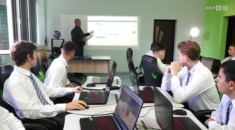 Австрийска телевизия излъчи репортаж за учениците от Гимназията по техника и лека промишленост в Попово