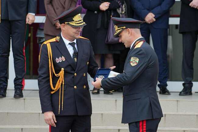 Директорът на Областната дирекция на МВР - Шумен ст. комисар Георги Гендов бе награден с Почетен медал на МВР