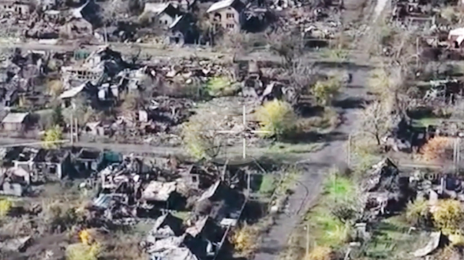 Въоръжените сили на Украйна съобщиха, че се организират допълнителни логистични маршрути към Покровск, докато продължат борбата