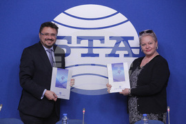 Национален пресклуб на БТА - договор - подписване