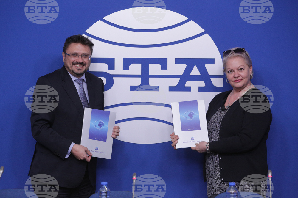 Национален пресклуб на БТА - договор - подписване