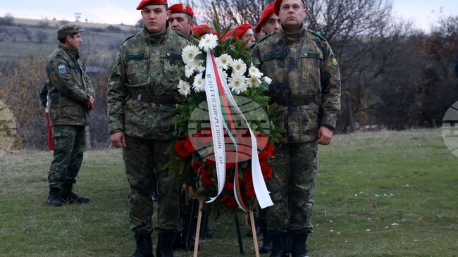 С полагане на венци и цветя пред Пантеона "Майка България" бяха отбелязани 140 г. от Сръбско-българската война 