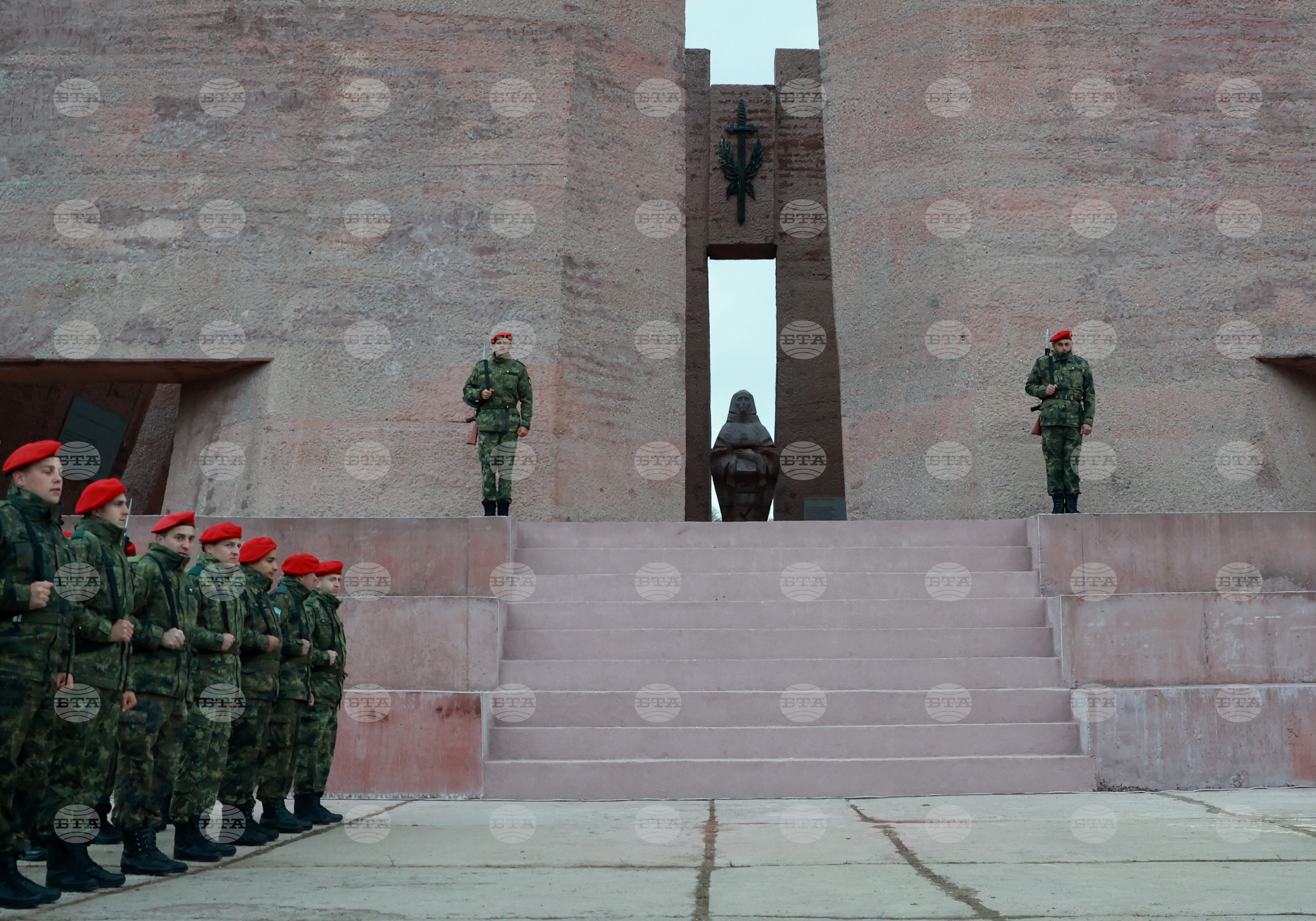 Bolgarska vojska praznovala 147. obletnico ustanovitve