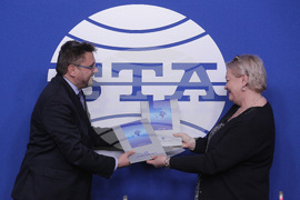 Национален пресклуб на БТА - договор - подписване