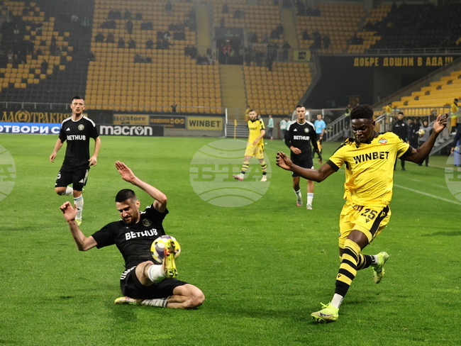 Ботев (Пловдив) продава халфа Абрахам Оджо в полското първенство