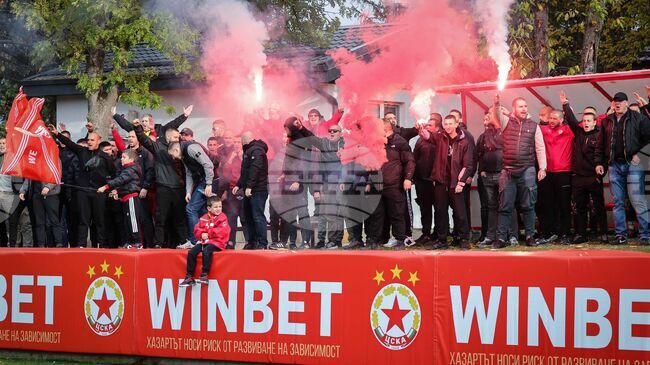 Феновете на ЦСКА подкрепиха отбора преди дербито с Левски