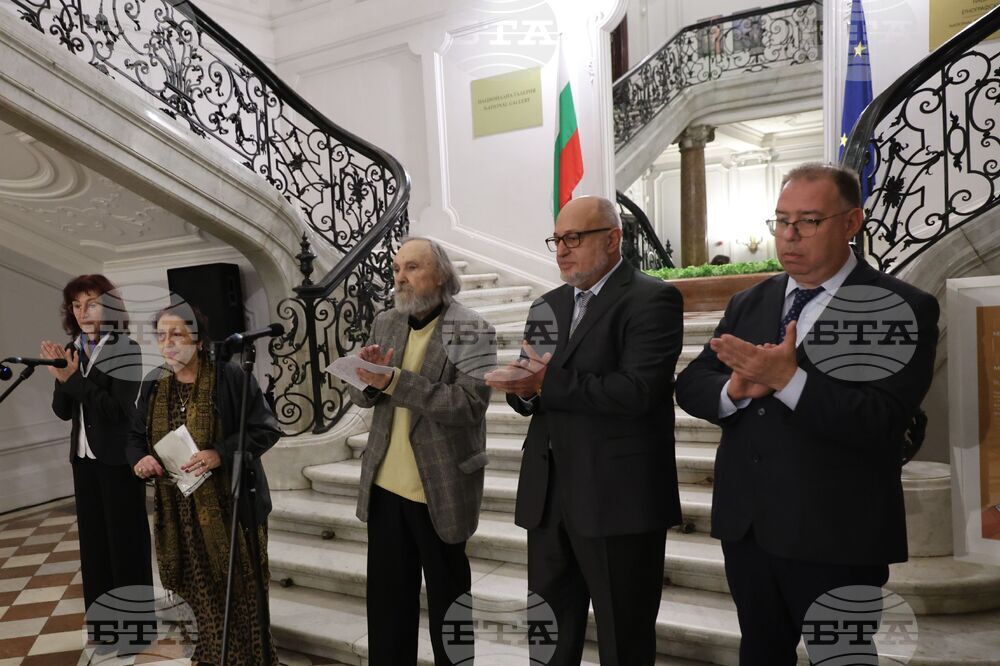 Бистра Винарова-Радева е сред ярките художнички от началото на ХХ век, каза Анелия Николаева при откриването на изложбата "Отвъд портрета"