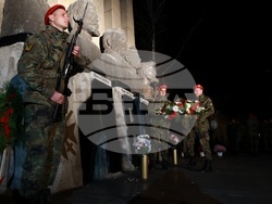 Сливница - Сръбско-българска война - паметник „Петимата капитани“ - полагане на венци и цветя