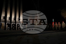 Сливница - Сръбско-българска война - паметник „Петимата капитани“ - полагане на венци и цветя