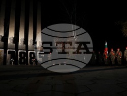 Сливница - Сръбско-българска война - паметник „Петимата капитани“ - полагане на венци и цветя