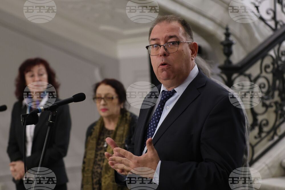 Изложба „Отвъд портрета“ - откриване