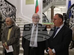 Изложба „Отвъд портрета“ - откриване