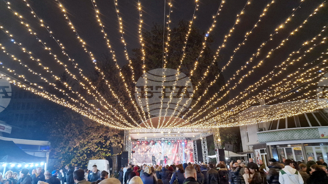 Десетки жители и гости на Пещера се включиха във втората вечер на "Балканска среща на културите"