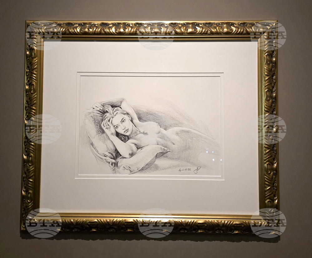 Rose’s Drawing from Titanic Delights Cinema Enthusiasts in Istanbul, Director Cameron Expected in January