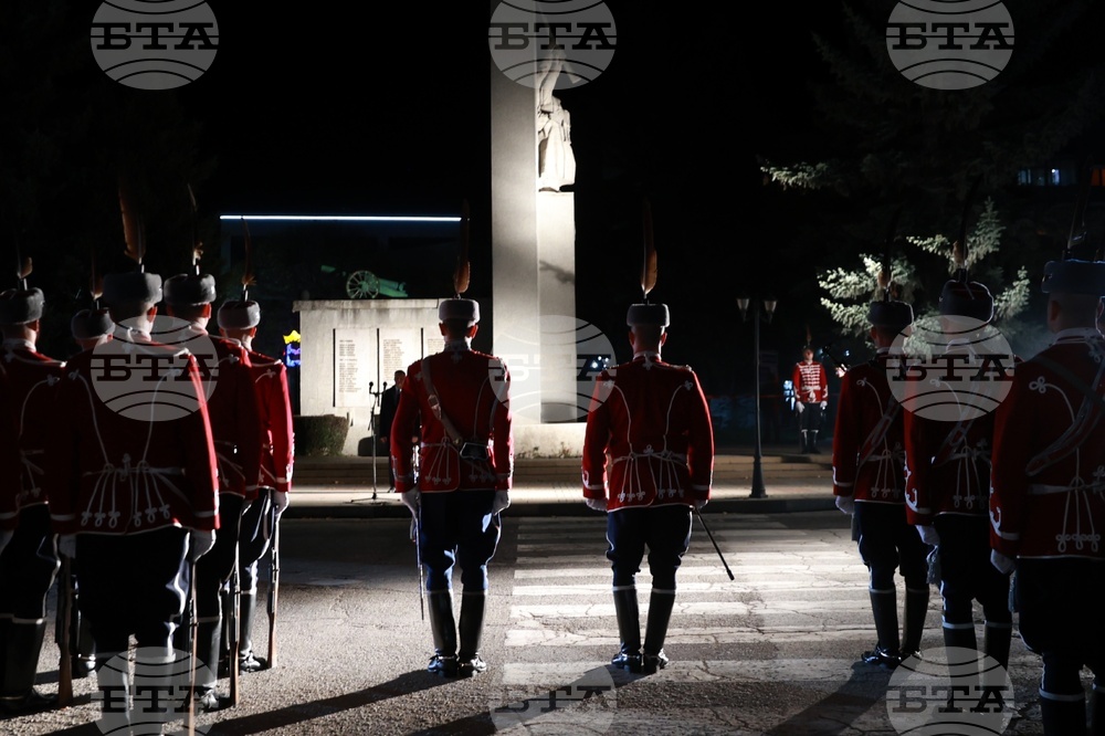 Сливница - Сръбско-българска война - паметник „Героите на Сливница“